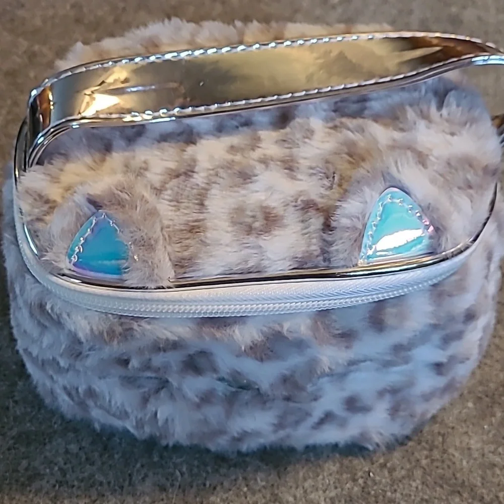 Claire's Club Girl's Plush Kitty Makeup Zip Bag Organizer 🐱🩷 Cute & Furry! NWT